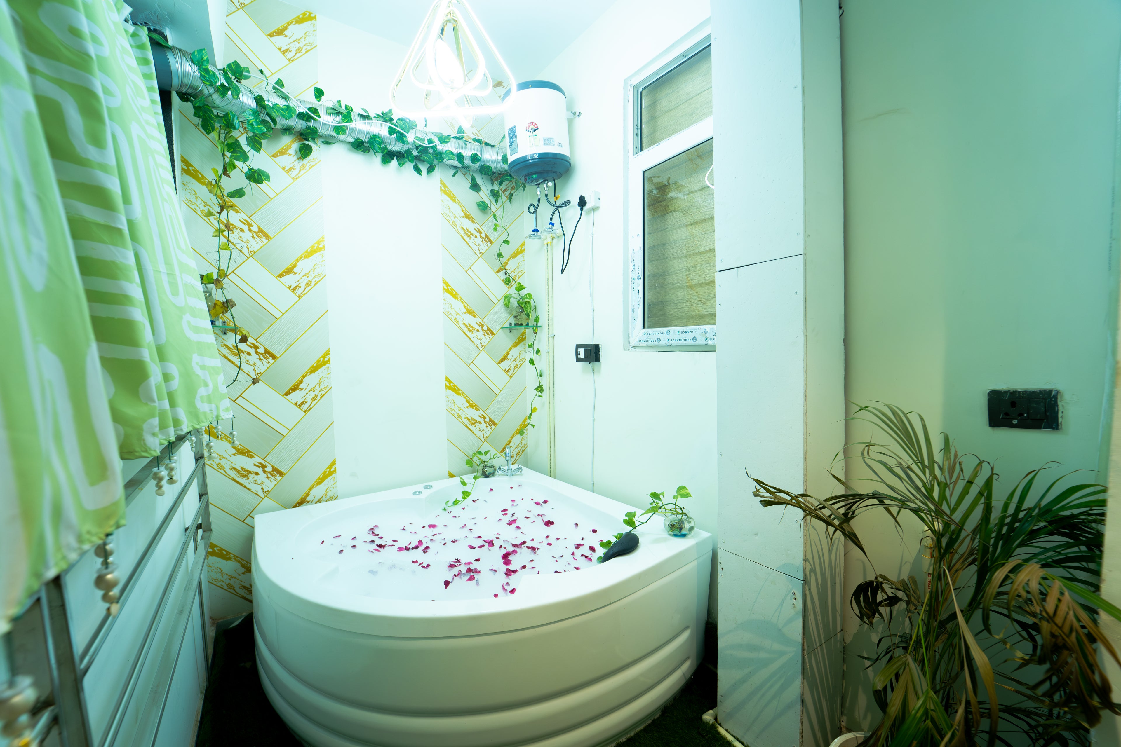 Prism Prestige@jacuzzi+wifi+Upscale interior